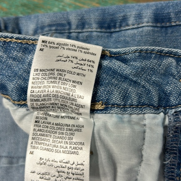 Women’s size 6 cropped, wide leg jeans. - Picture 5 of 6